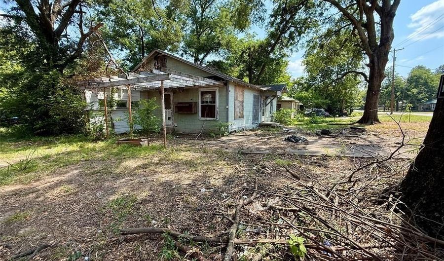 200 Whitworth St, Sulphur Springs, TX 75482 - 3 Beds, 1 Bath