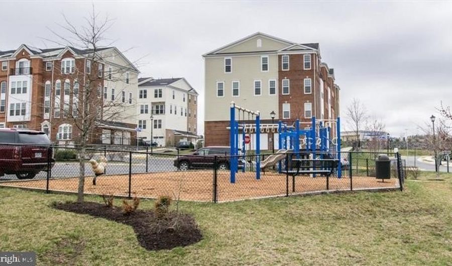 42799 HAY Rd, Ashburn, VA 20147 - 3 Beds, 4 Bath