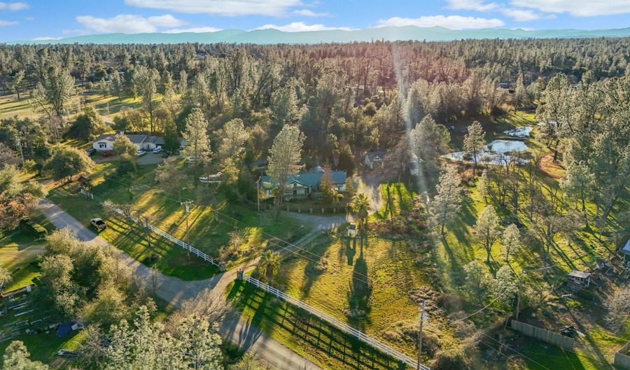 6776 Digger Pine Ln, Anderson, CA 96007 - 3 Beds, 3 Bath
