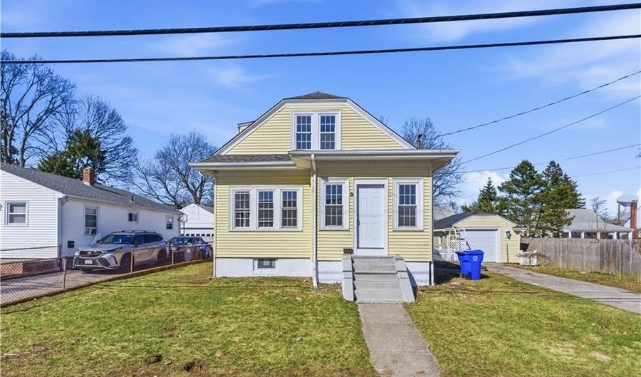 220 Vincent Ave, East Providence, RI 02914 - 3 Beds, 1 Bath