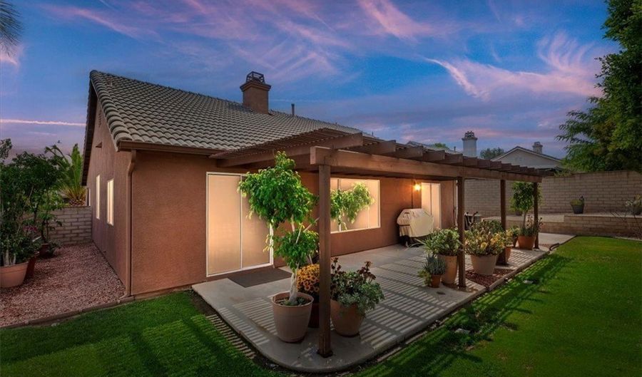 3114 Sundown Ln, Corona, CA 92882 - 4 Beds, 2 Bath