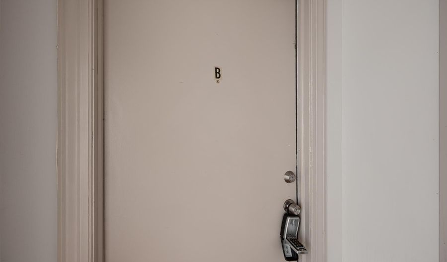 2310 BOSTON St B, Baltimore, MD 21224 - 2 Beds, 1 Bath
