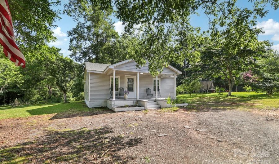 13692 Newberry Rd, Blair, SC 29015 - 3 Beds, 2 Bath