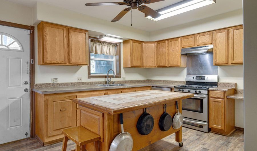 508 N John Hardy Dr, Abbeville, LA 70510 - 5 Beds, 4 Bath