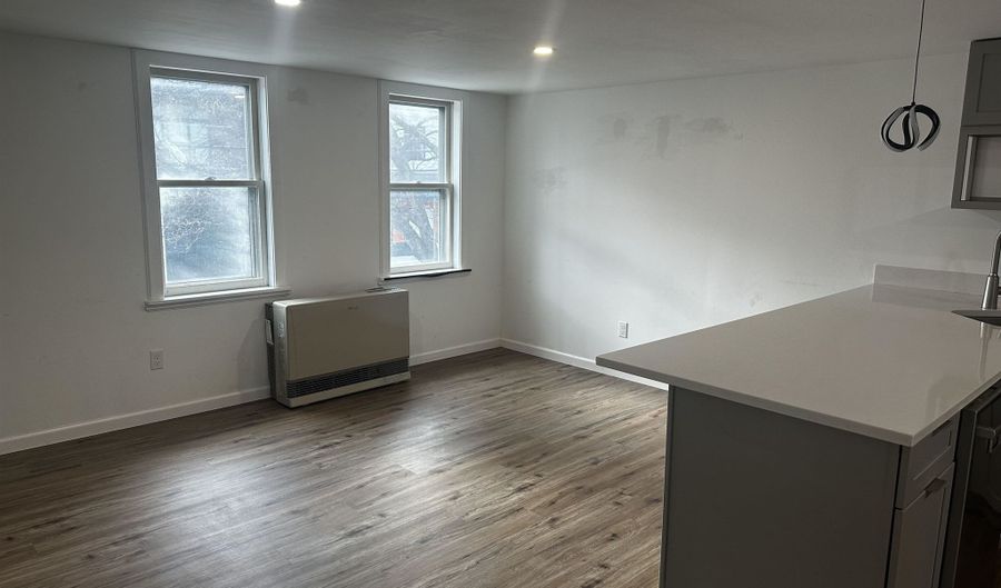 164 S Champlain St 2, Burlington, VT 05401 - 2 Beds, 1 Bath