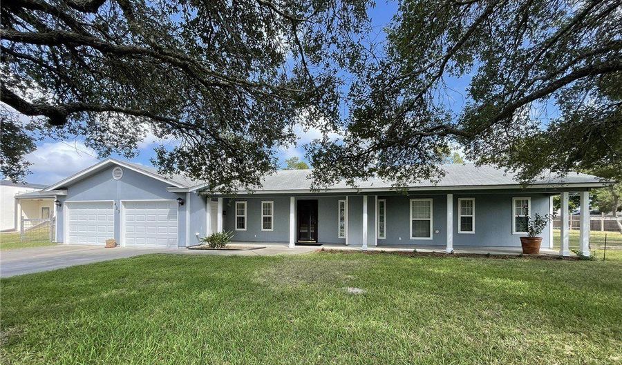 423 S 12th St, Aransas Pass, TX 78336 - 2 Beds, 2 Bath