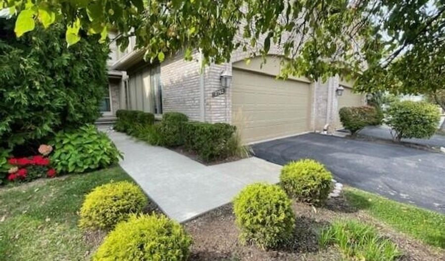 2702 Maitland Dr, Ann Arbor, MI 48105 - 3 Beds, 3 Bath
