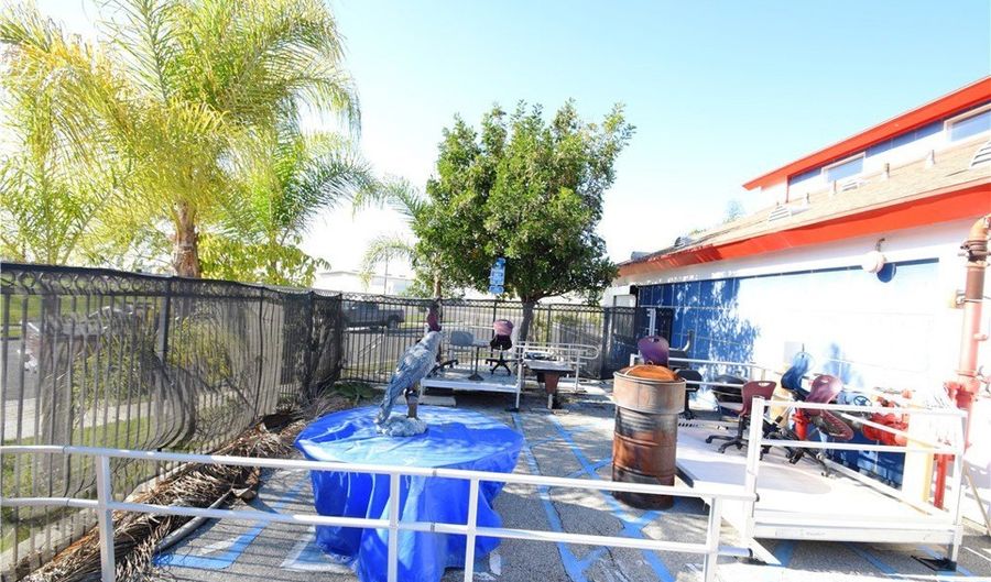 950 W Alondra Blvd, Compton, CA 90220 - 0 Beds, 0 Bath