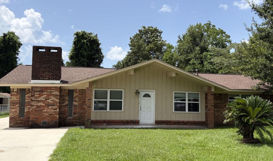 2191 Floyd Dr, Biloxi, MS 39531 - 3 Beds, 1 Bath