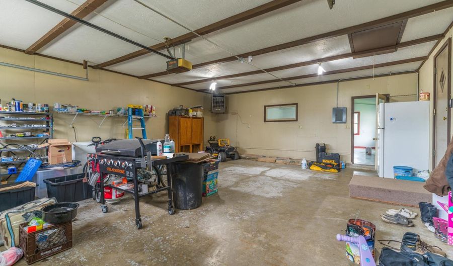 1402 Southview Ln, Albert Lea, MN 56007 - 3 Beds, 2 Bath