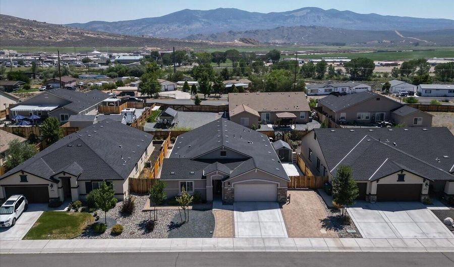 7101 Saddlehorn Rd, Carson City, NV 89701 - 4 Beds, 2 Bath