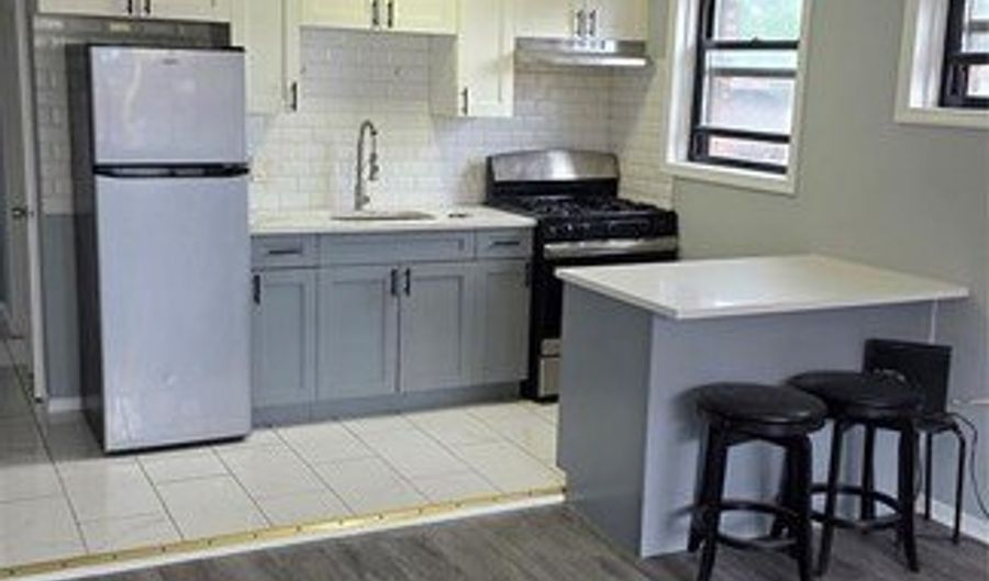 449-451 Washington Ave 3, Belleville, NJ 07109 - 1 Beds, 1 Bath