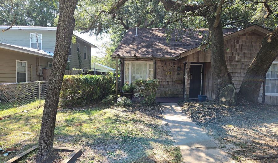 171 Saint Charles Ave, Biloxi, MS 39530 - 4 Beds, 2 Bath
