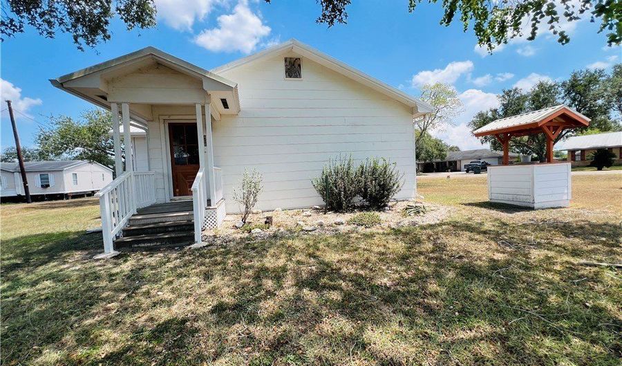406 Fred Ave, Agua Dulce, TX 78330 - 3 Beds, 2 Bath