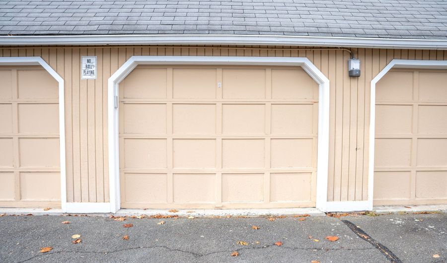 12 Eagle Rock Hl 12, Bethel, CT 06801 - 3 Beds, 3 Bath