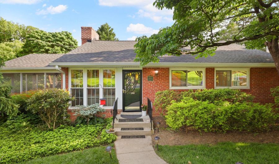4610 ROXBURY Dr, Bethesda, MD 20814 - 4 Beds, 2 Bath