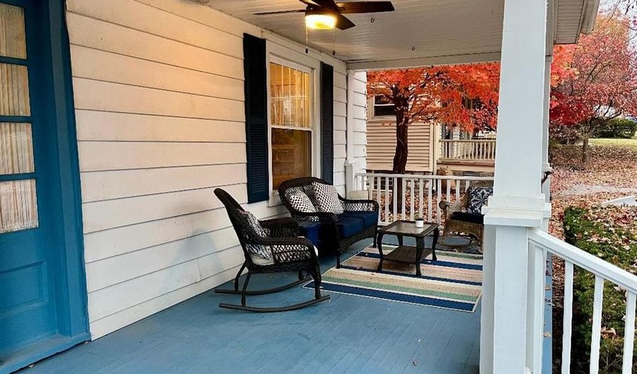 614 E 16th St, Alton, IL 62002 - 4 Beds, 1 Bath