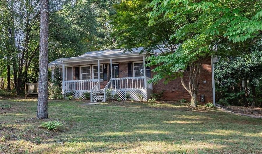 850 Red Barn Rd, Acworth, GA 30102 - 2 Beds, 1 Bath