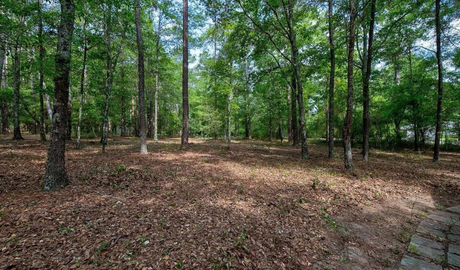 8 Cedar Pl, Camden, SC 29020 - 3 Beds, 2 Bath