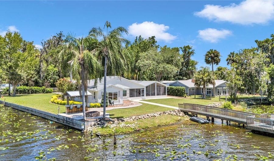 1645 SPRING GARDEN Dr, Astor, FL 32102 - 3 Beds, 3 Bath