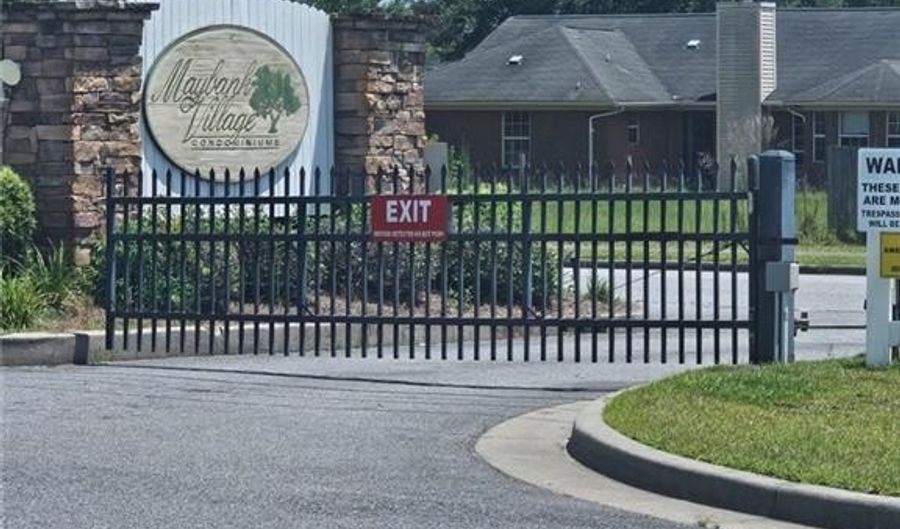 401 Barry McCaffrey Blvd E2, Hinesville, GA 31313 - 3 Beds, 2 Bath