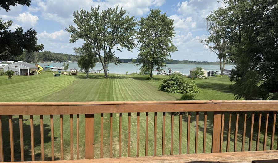 3339 Dumont Lake Dr Dr, Allegan, MI 49010 - 3 Beds, 2 Bath