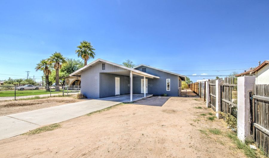 305 N MORRISON Ave, Casa Grande, AZ 85122 - 3 Beds, 2 Bath