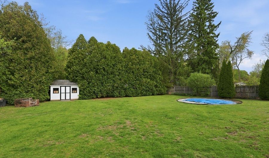55 River Rd, Agawam, MA 01001 - 3 Beds, 1 Bath