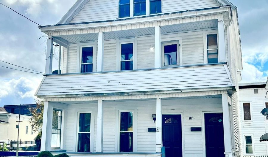 39 Milton Ave 2 Up, Amsterdam, NY 12010 - 2 Beds, 1 Bath