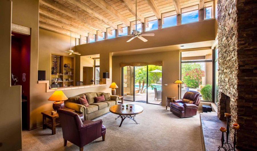 8502 E CAVE CREEK Rd 61, Carefree, AZ 85377 - 2 Beds, 3 Bath