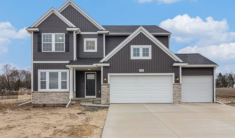 7946 Snow View Dr SE, Alto, MI 49302 - 4 Beds, 3 Bath