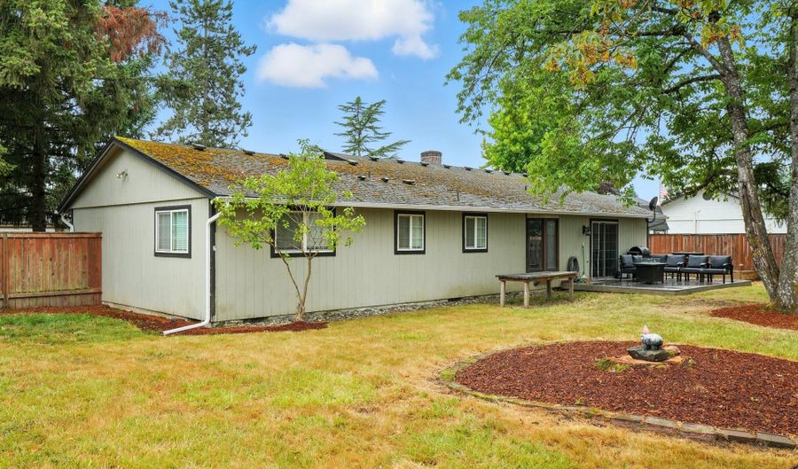 14 SW 11TH St, Battle Ground, WA 98604 - 3 Beds, 2 Bath