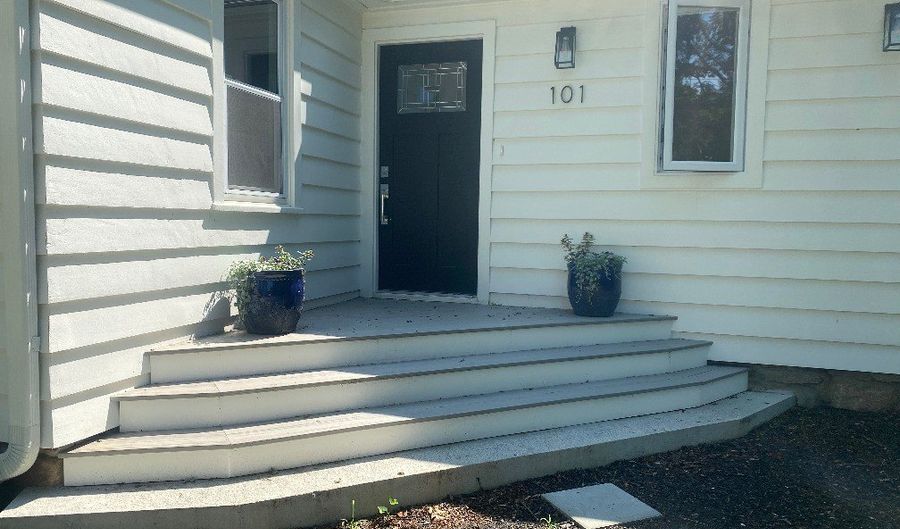 101 Cow Hill Rd, Clinton, CT 06413 - 4 Beds, 3 Bath
