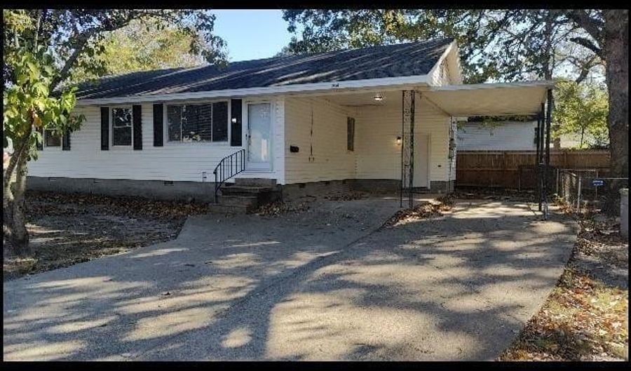 204 Dobbs St, Benton, AR 72015 - 3 Beds, 2 Bath