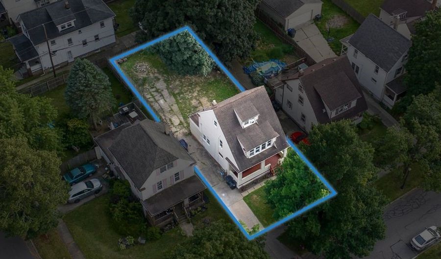422 Reed Ave, Akron, OH 44301 - 4 Beds, 2 Bath