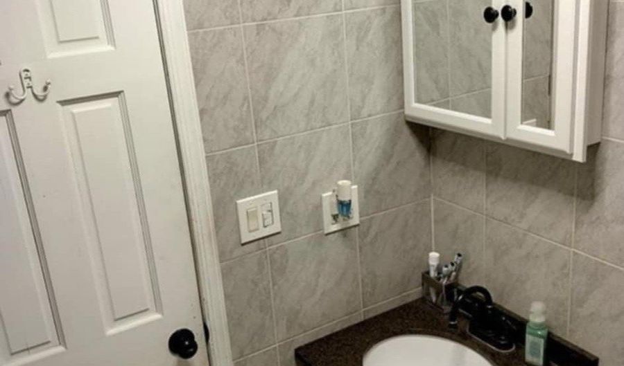 703 Redfern Dr, Beech Grove, IN 46107 - 3 Beds, 1 Bath