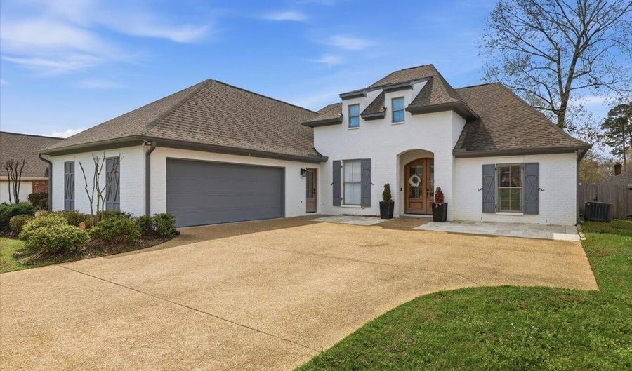 108 Vineyard Blvd, Brandon, MS 39047 - 5 Beds, 3 Bath