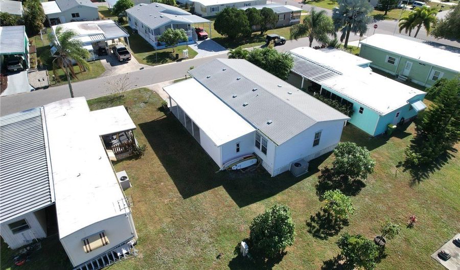 838 Wren Cir, Barefoot Bay, FL 32976 - 2 Beds, 2 Bath