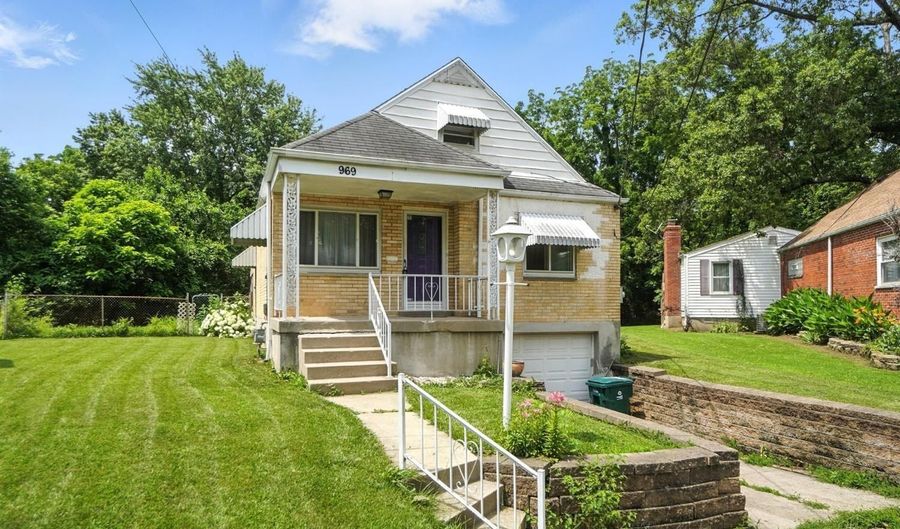 969 Glenna Dr, Cincinnati, OH 45238 - 3 Beds, 2 Bath