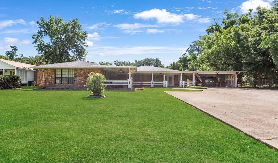 1763 Rosemont Dr, Baton Rouge, LA 70808 - 4 Beds, 4 Bath