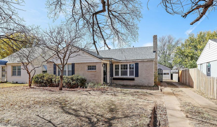 1528 S LIPSCOMB St, Amarillo, TX 79102 - 2 Beds, 2 Bath