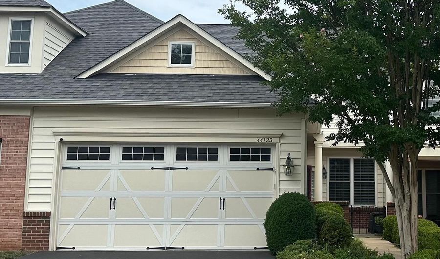 44322 MCHENRY Sq, Ashburn, VA 20147 - 2 Beds, 3 Bath