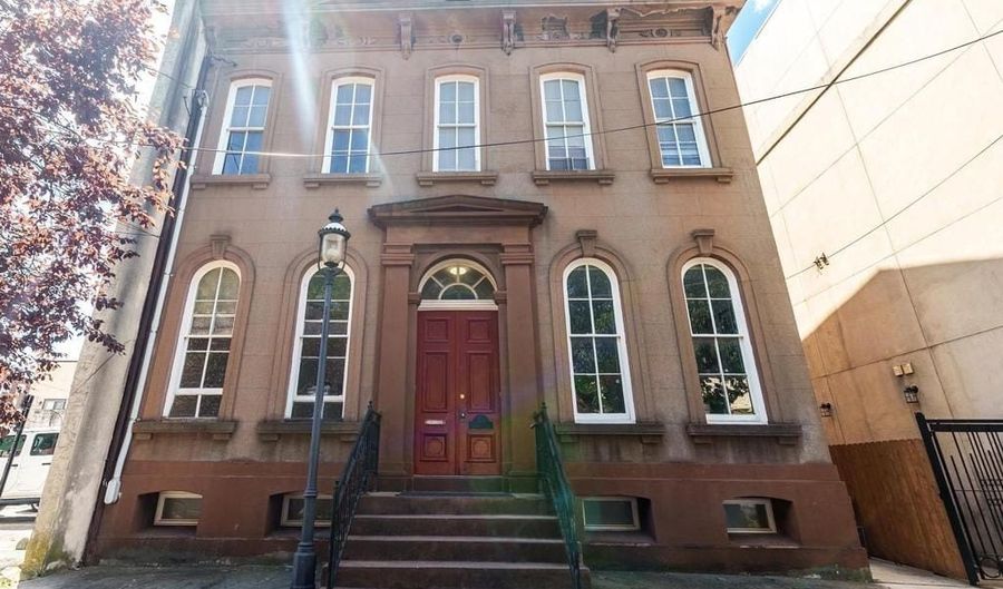 318 BAINBRIDGE St, Philadelphia, PA 19147 - 0 Beds, 0 Bath