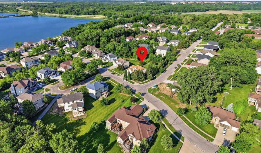 4002 Edgewater Dr, Ames, IA 50010 - 4 Beds, 4 Bath