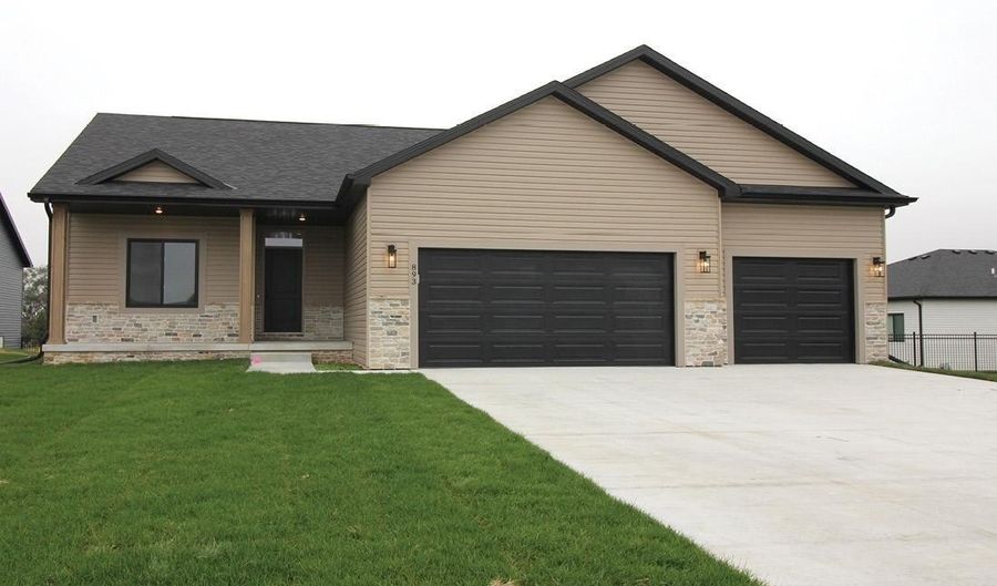 1047 S 9th Ave, Ashland, NE 68003 - 3 Beds, 2 Bath
