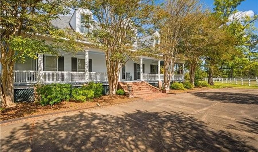 6206 TWIN BRIDGES Rd, Alexandria, LA 71303 - 5 Beds, 6 Bath