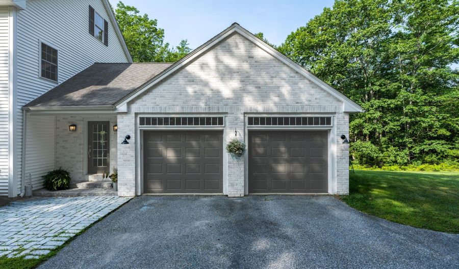20 Babbidge Rd, Falmouth, ME 04105 - 4 Beds, 4 Bath