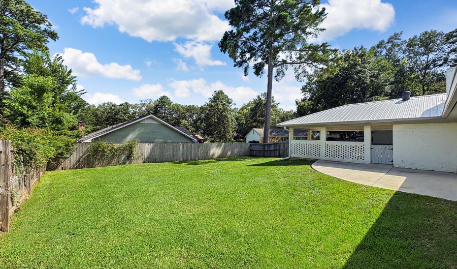 200 Poplar Dr, Brandon, MS 39047 - 4 Beds, 2 Bath