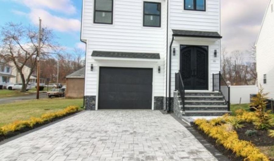 95 Kennedy Ave, Aberdeen, NJ 07721 - 4 Beds, 3 Bath