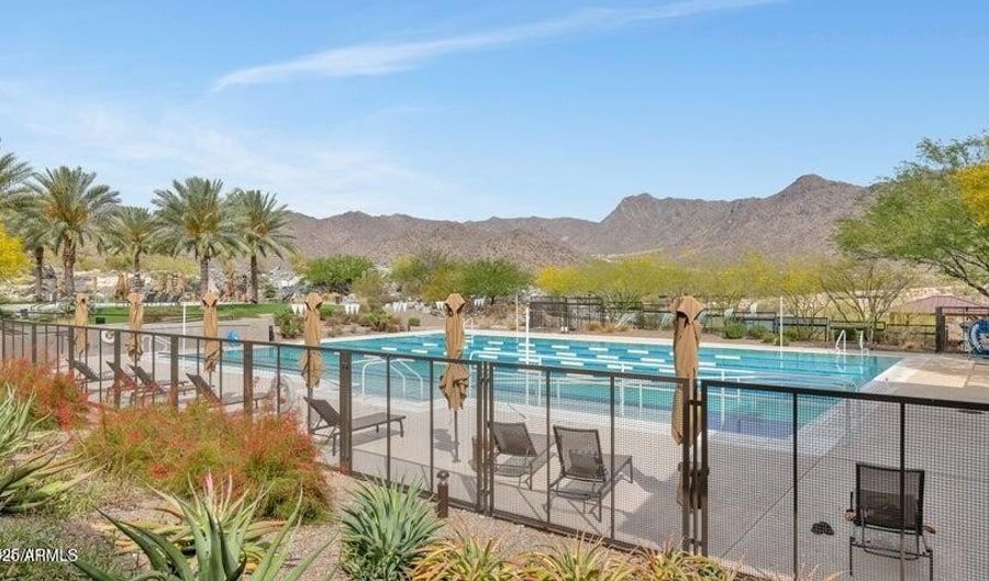 20357 W HILLCREST Blvd, Buckeye, AZ 85396 - 2 Beds, 2 Bath